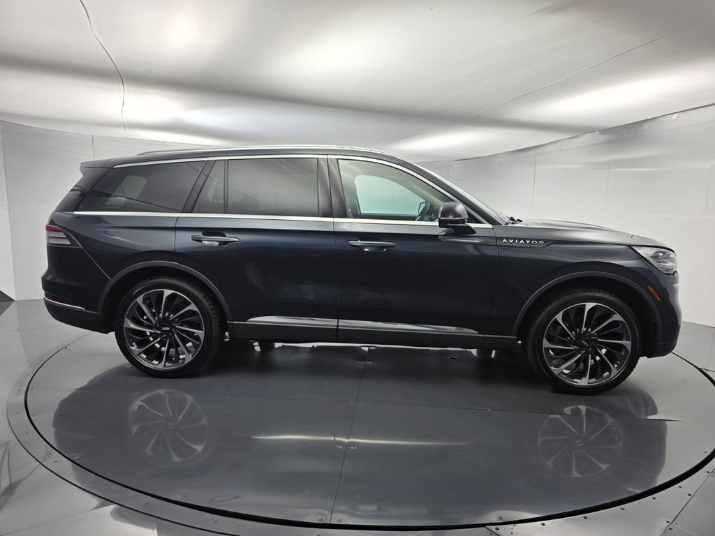 Used 2024 Lincoln Aviator Reserve w/ Equipment Group 201A AWD/4WD image 3