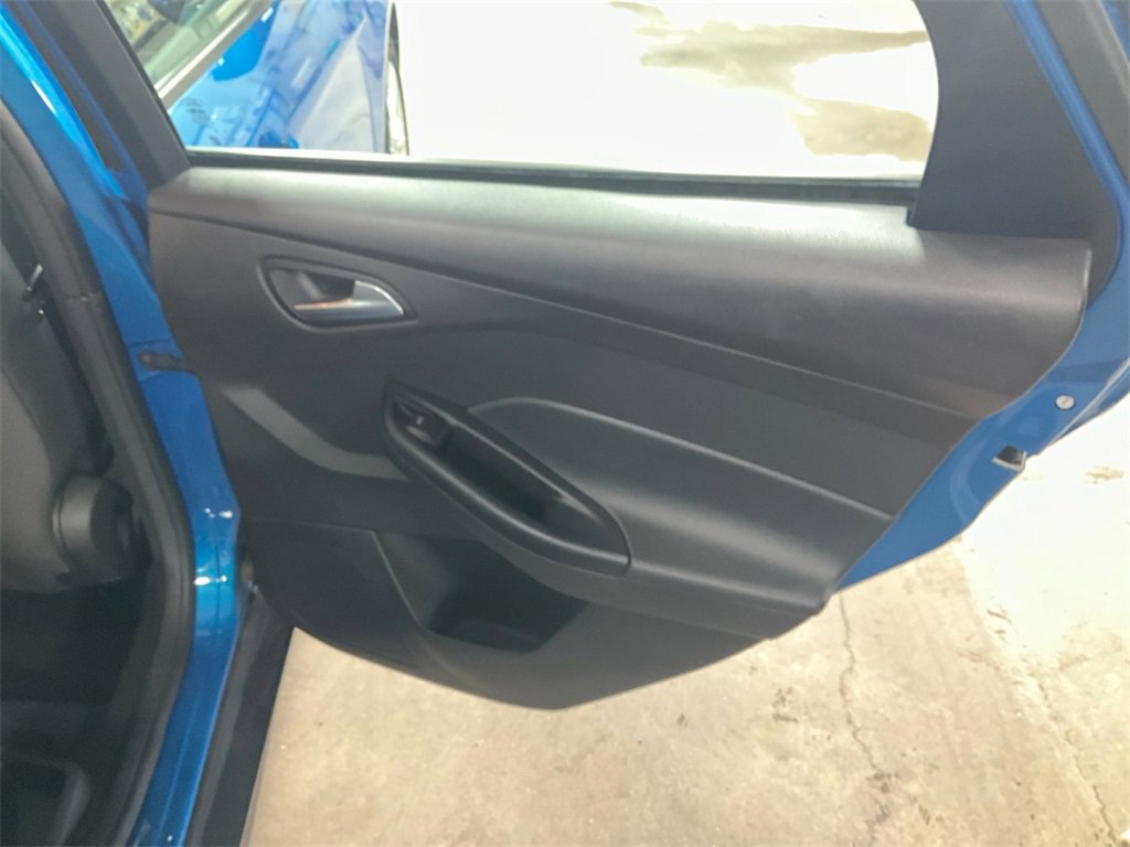 Used 2014 Ford Focus SE w/ SE Winter Package image 20
