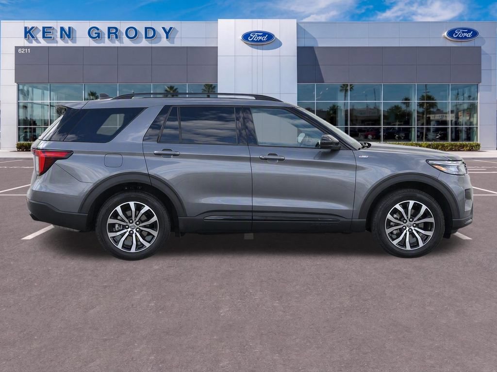 Used 2026 Ford Explorer ST-Line AWD/4WD image 3