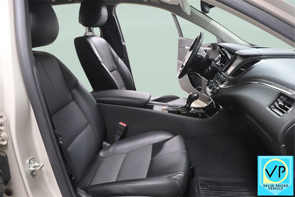 Used 2014 Chevrolet Impala LT w/ Convenience Package image 27