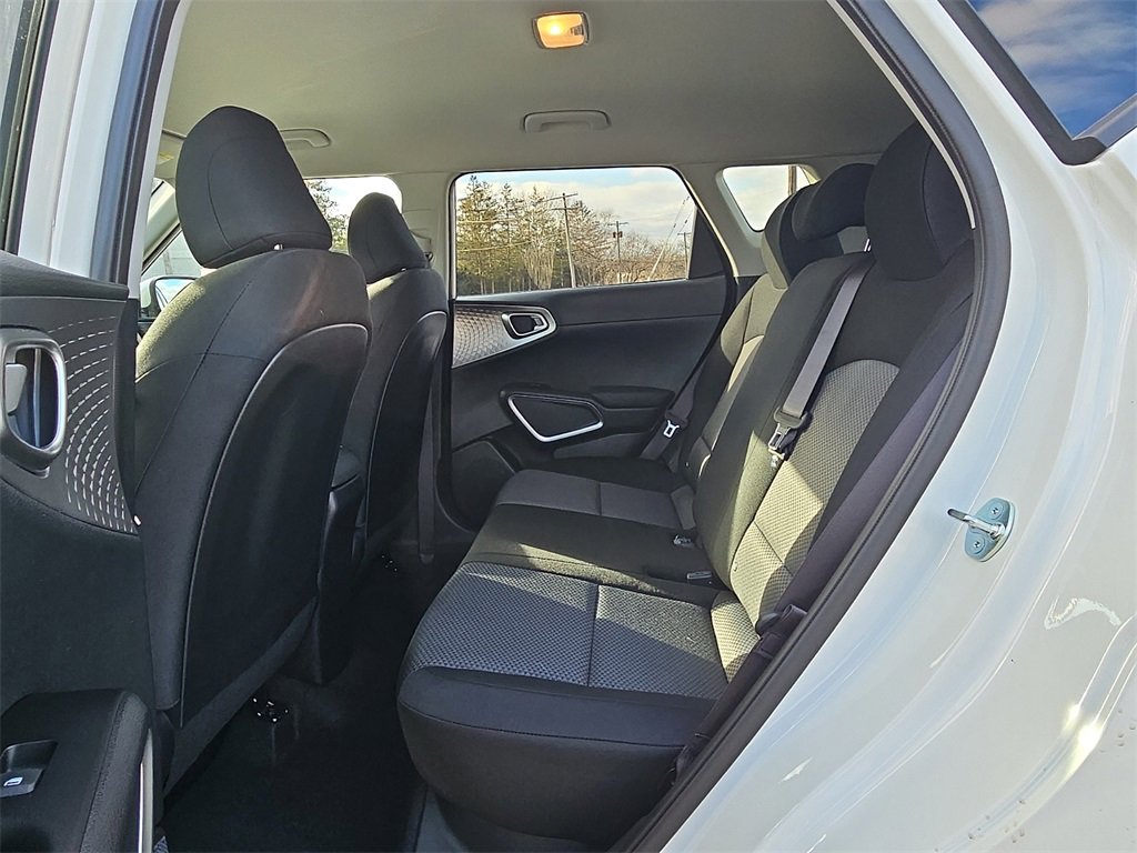 Certified 2025 Kia Soul LX w/ LX Technology Package image 12