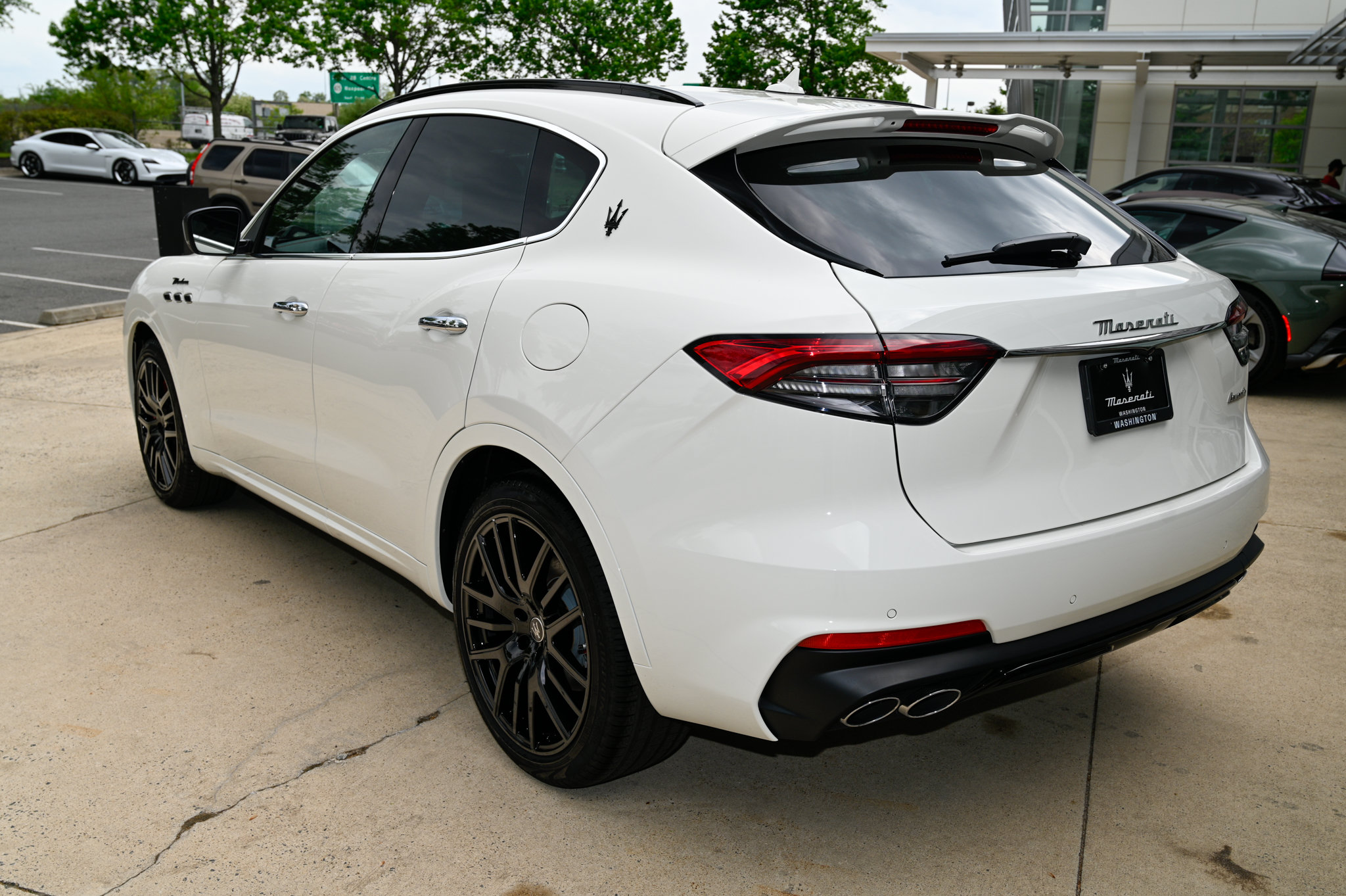Used 2024 Maserati Levante Modena Ultima AWD/4WD image 7