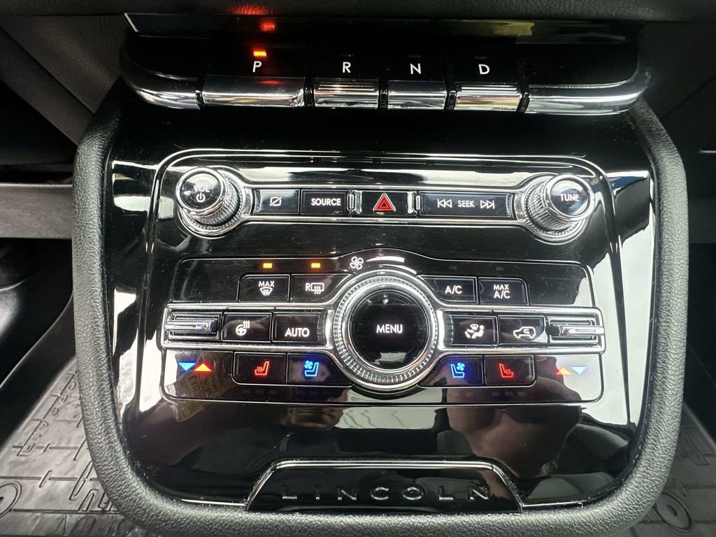 Used 2022 Lincoln Corsair AWD w/ Premium Package image 19