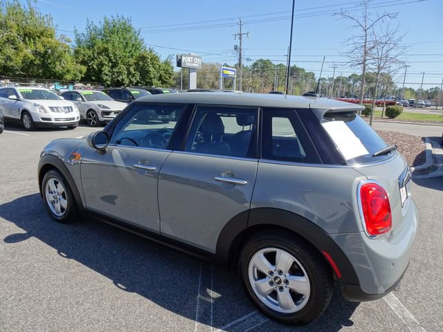 Used 2019 MINI Cooper 4-Door Hardtop w/ Signature Upholstery Package image 6