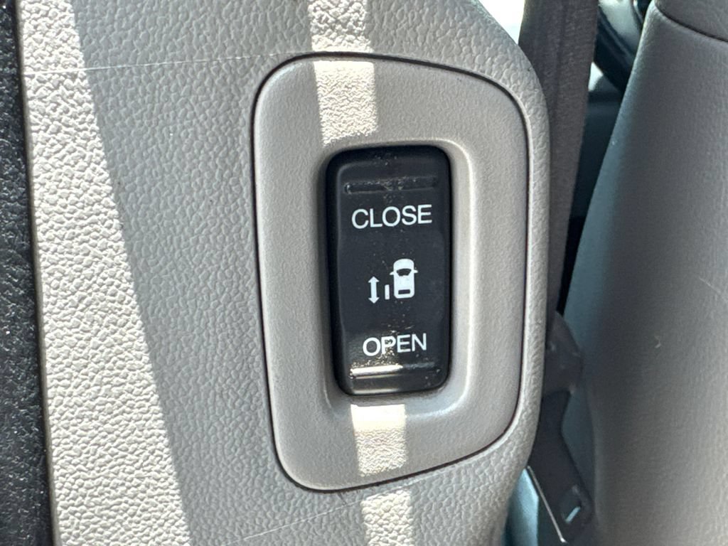 Used 2013 Honda Odyssey EX-L image 22