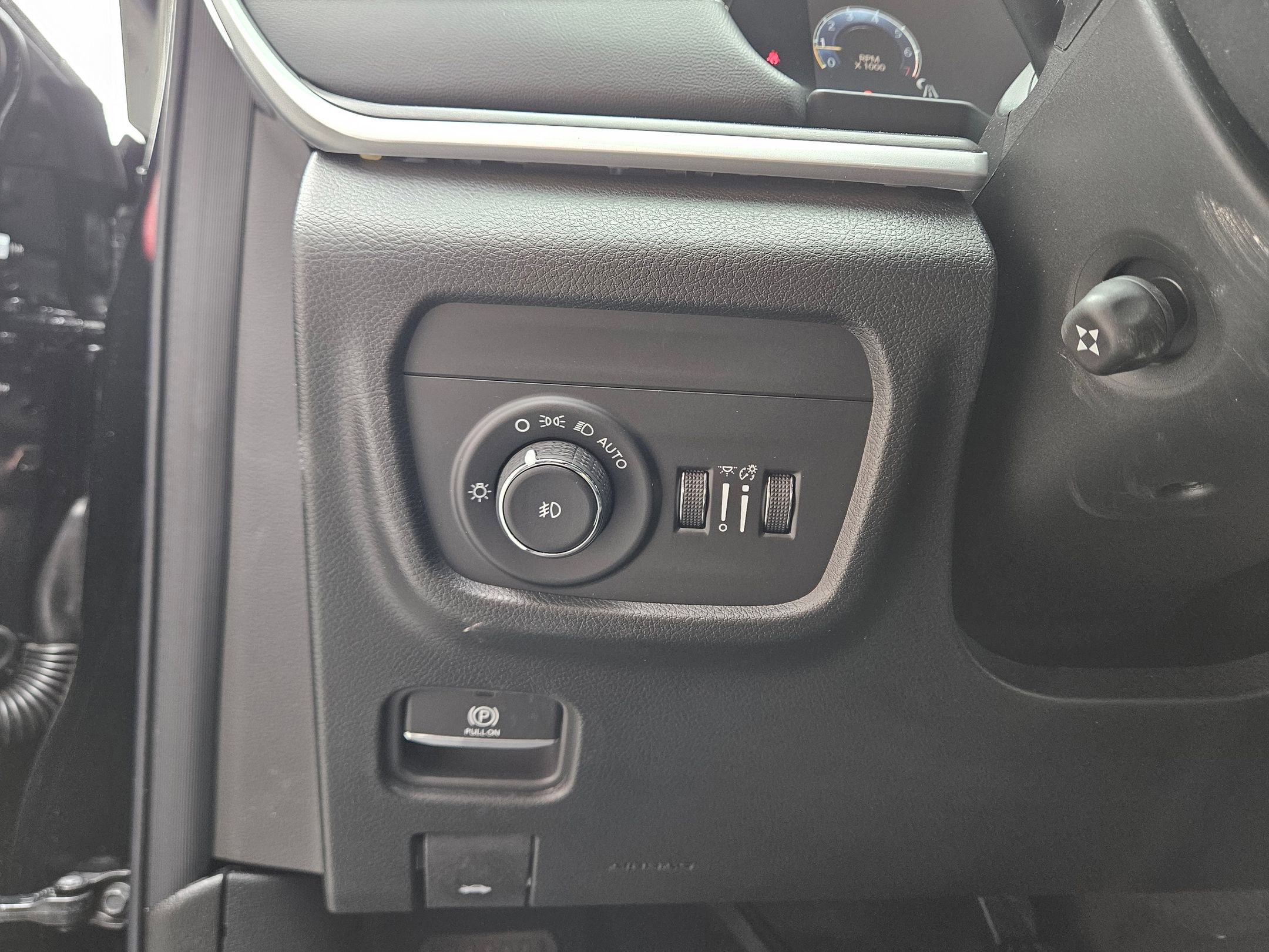 New 2026 Jeep Grand Cherokee Limited Reserve image 18