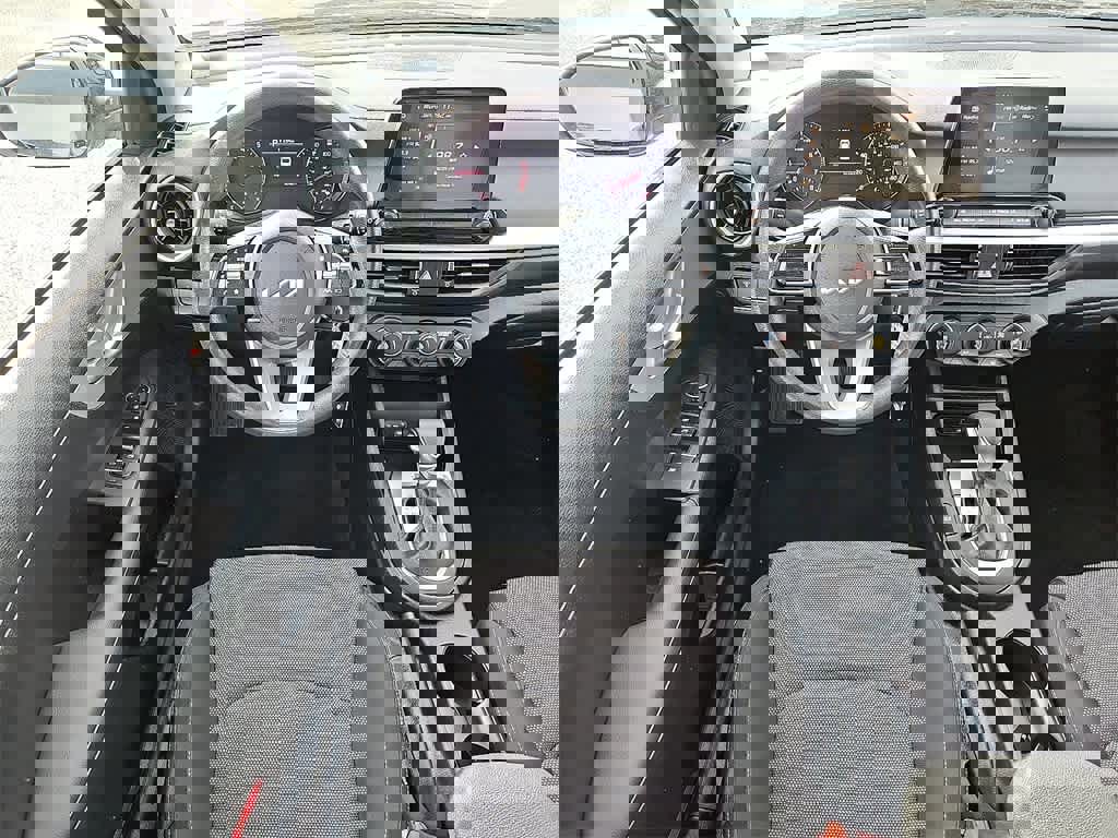 Used 2024 Kia Forte LXS image 10