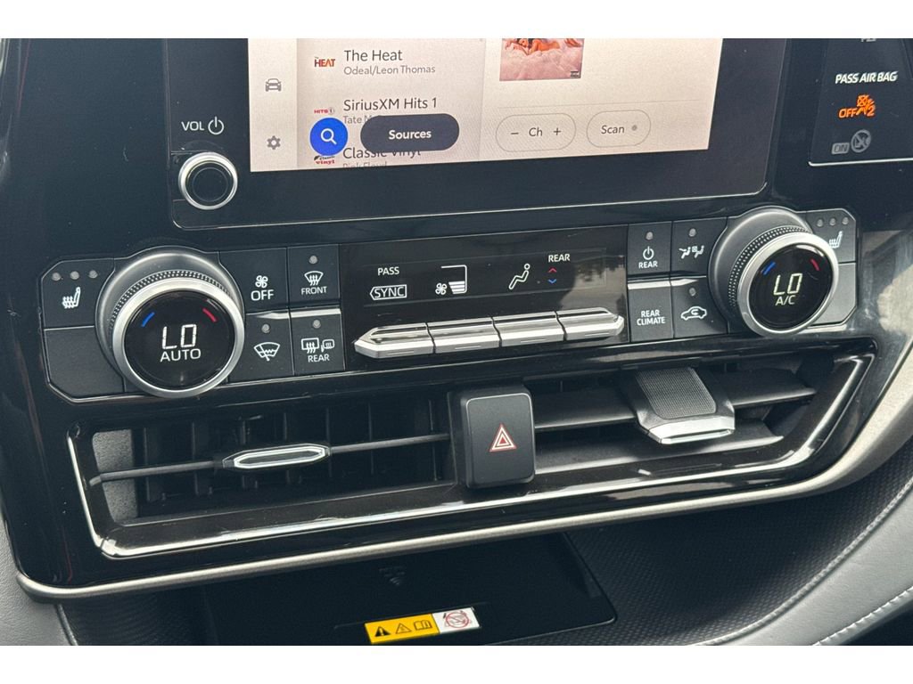 Used 2024 Toyota Highlander XLE image 23