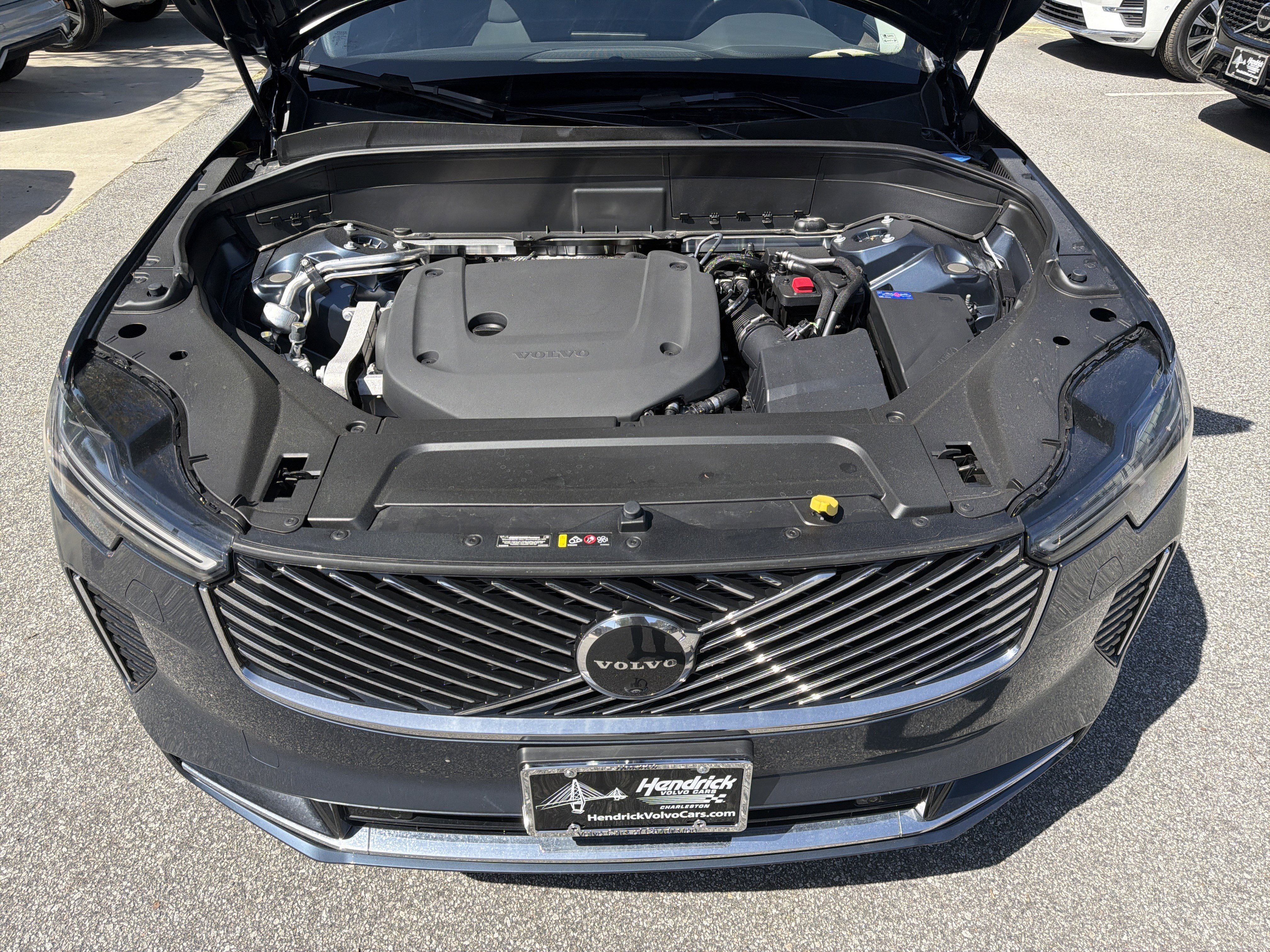 Used 2025 Volvo XC90 B6 Plus image 36