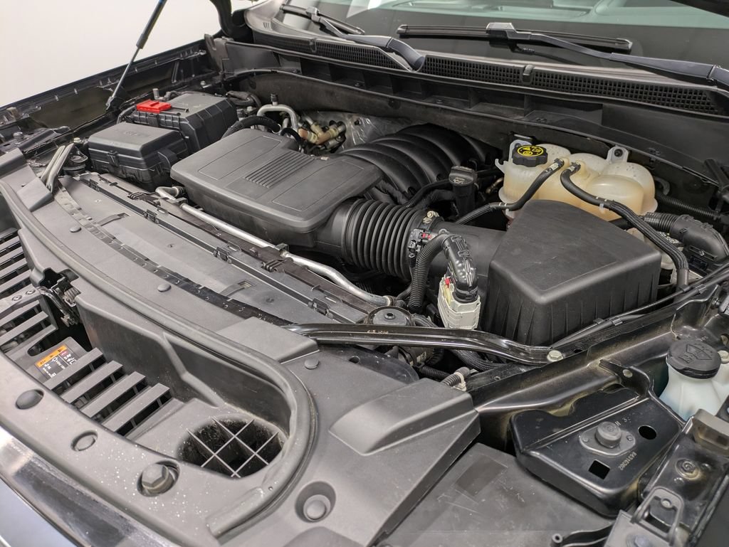 Used 2024 GMC Yukon AT4 w/ Technology Package AWD/4WD image 38