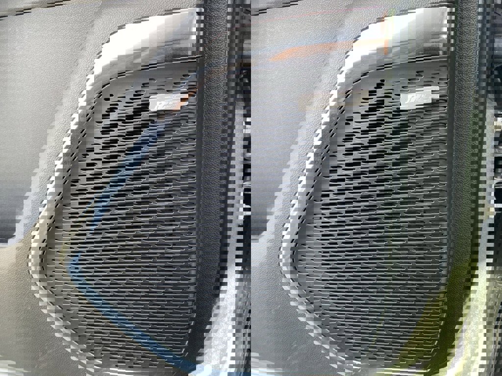 Used 2025 GMC Acadia Elevation image 28