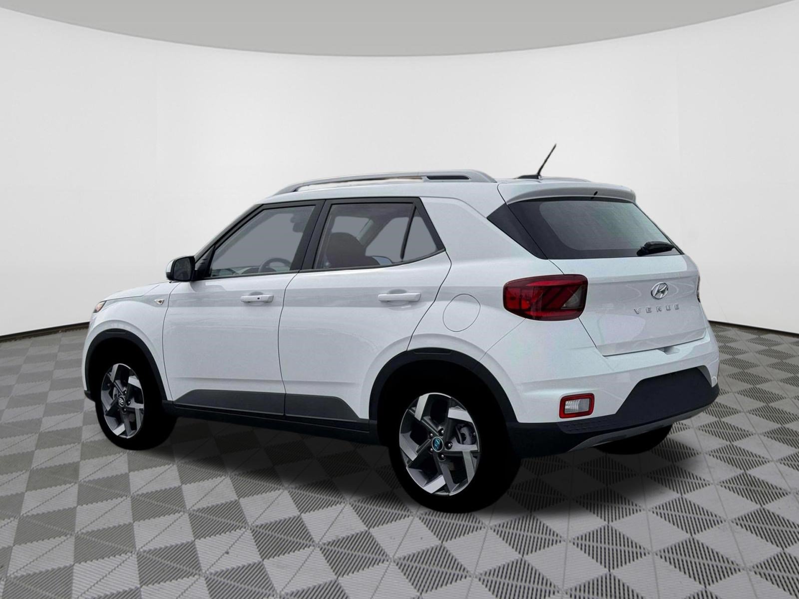New 2026 Hyundai Venue SEL FWD image 4