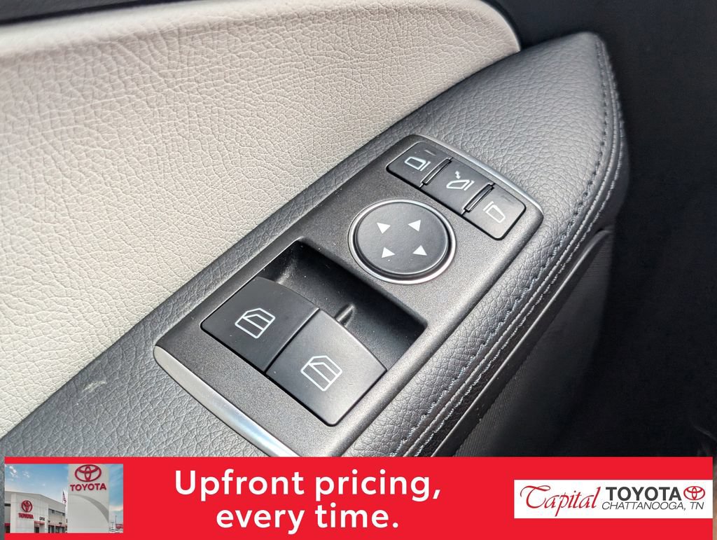 Used 2013 Mercedes-Benz SLK 250 image 12