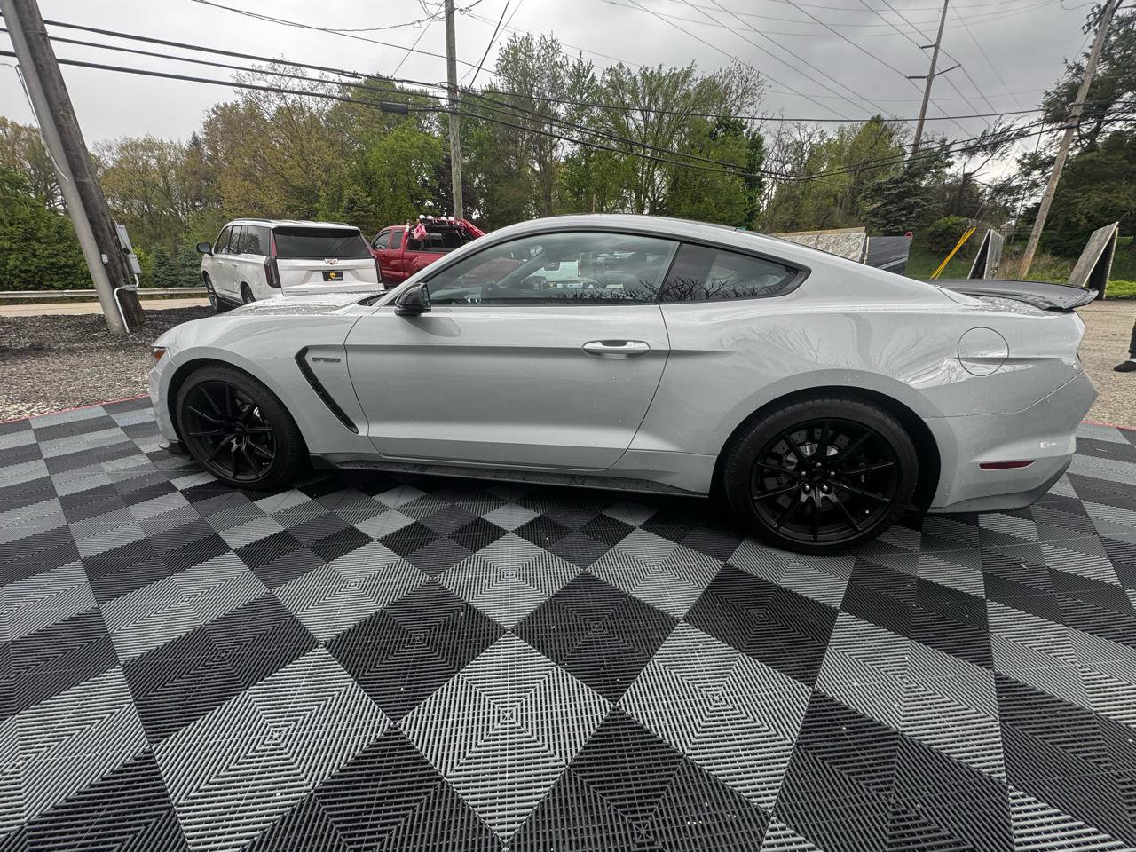 Used 2017 Ford Mustang Shelby GT350 RWD image 7