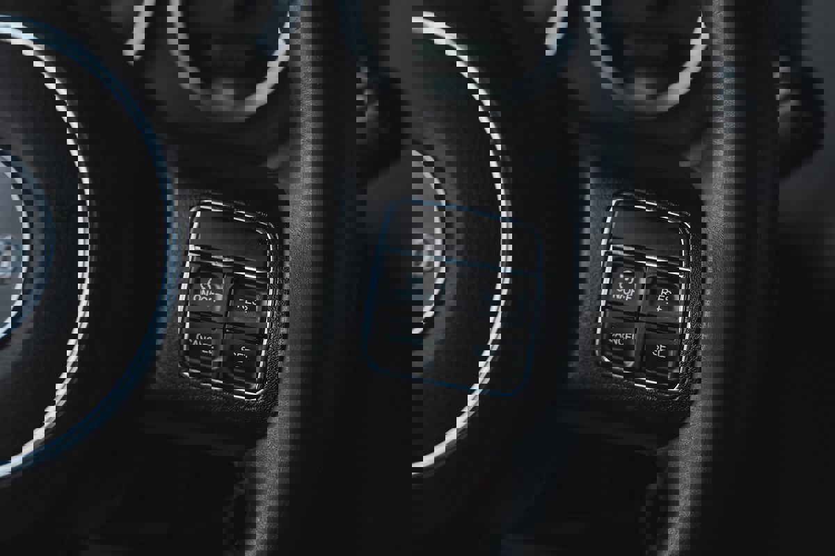 Used 2015 Jeep Wrangler Unlimited Rubicon w/ Connectivity Group image 37