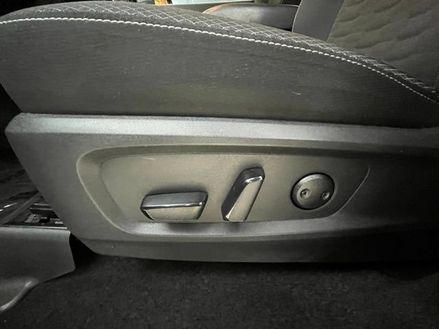 Used 2025 Nissan Pathfinder SV AWD/4WD image 28