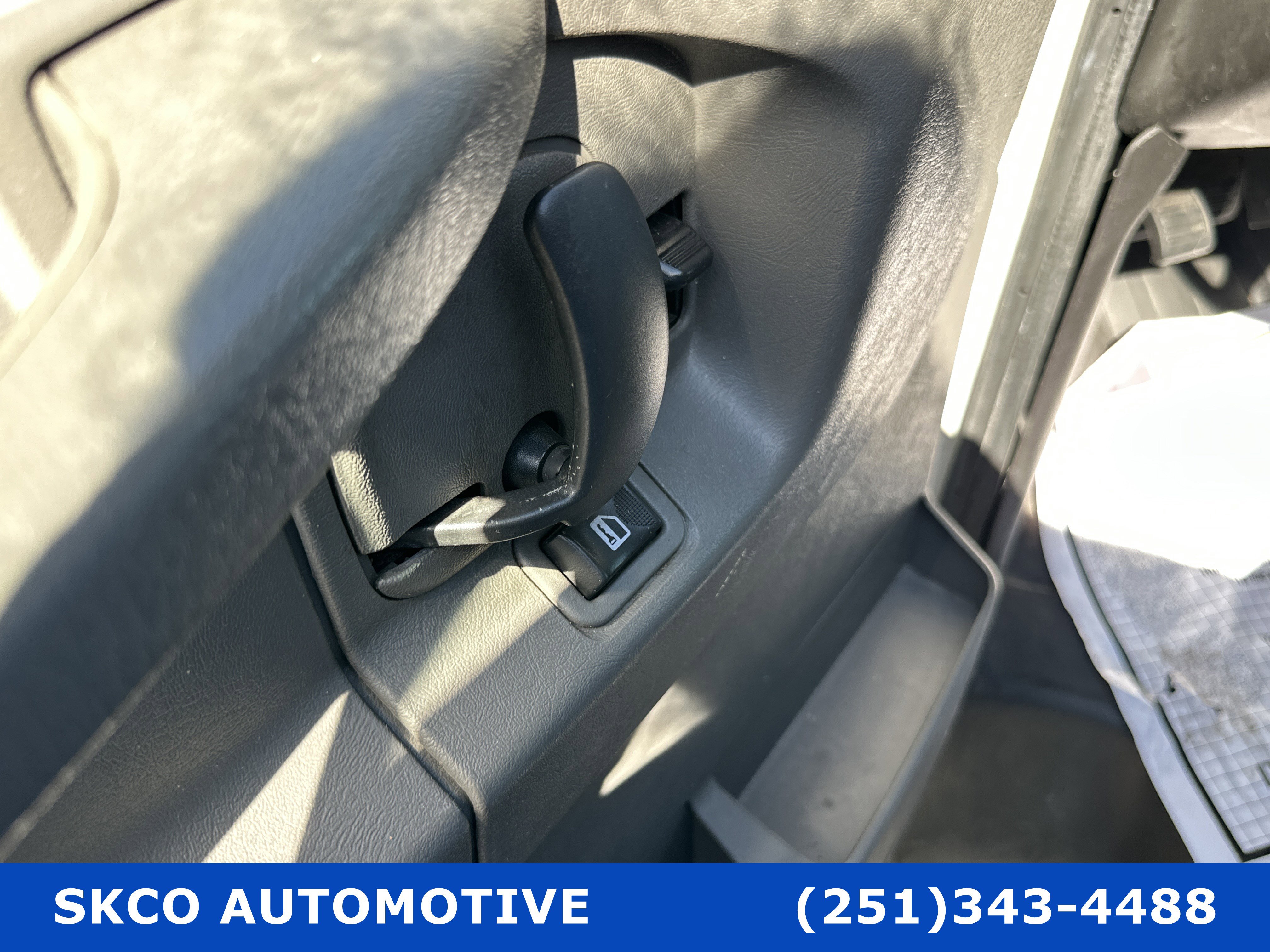 Used 2015 Chevrolet Express 2500 image 21