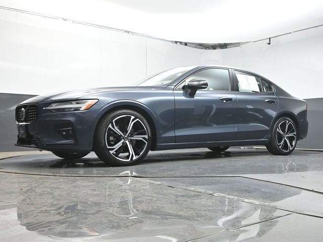 Certified 2025 Volvo S60 B5 Core AWD/4WD image 33