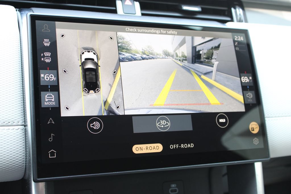 Used 2025 Land Rover Discovery Sport Dynamic SE AWD/4WD image 11