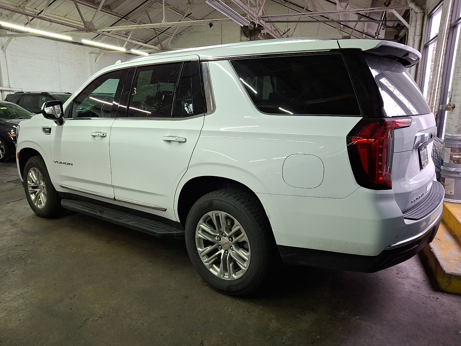 Used 2024 GMC Yukon SLT image 6