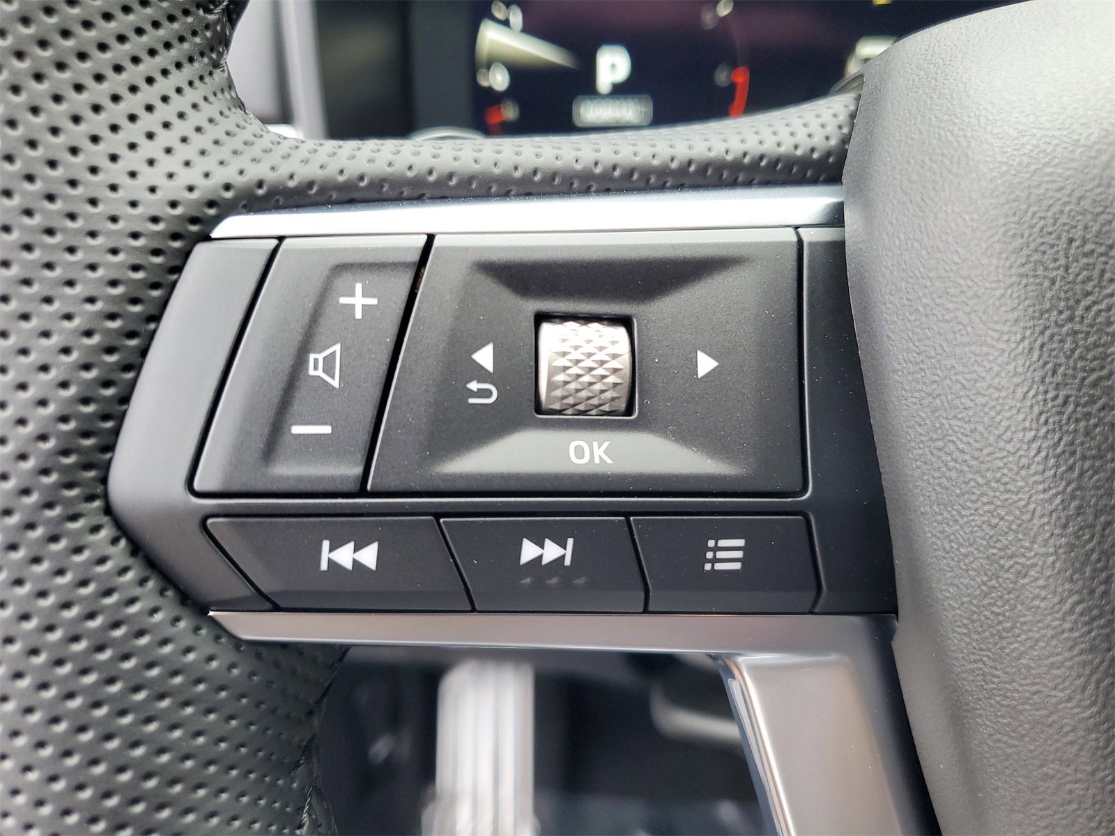 New 2025 Mitsubishi Outlander SEL image 12