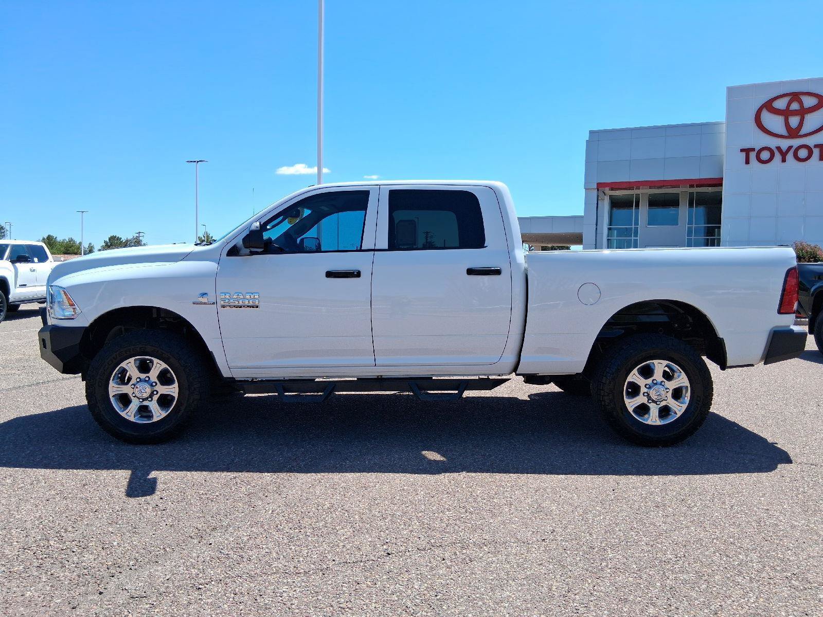 Used 2017 RAM 2500 Tradesman w/ Chrome Appearance Group AWD/4WD image 3