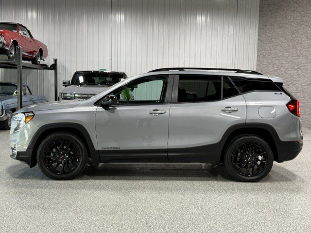 Certified 2023 GMC Terrain SLE w/ Driver Convenience Package FWD image 2