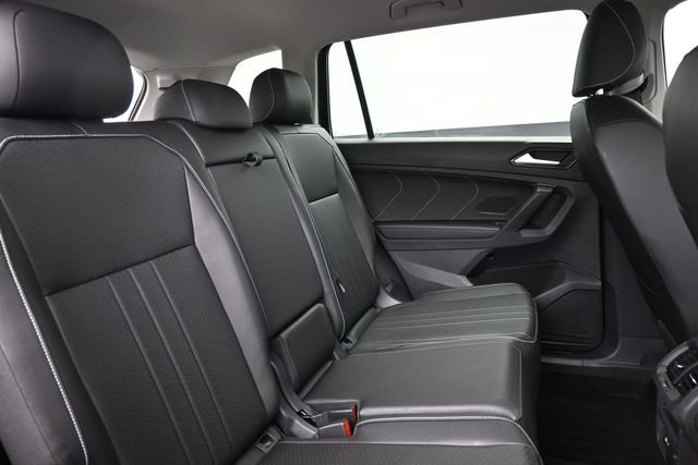 Used 2023 Volkswagen Tiguan SE FWD image 25