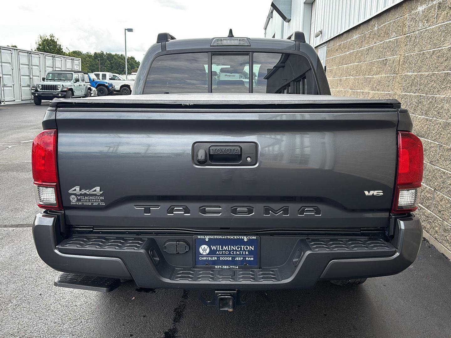 Used 2023 Toyota Tacoma SR AWD/4WD image 38