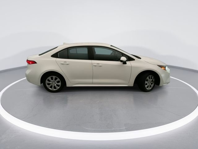 Used 2022 Toyota Corolla LE FWD image 7