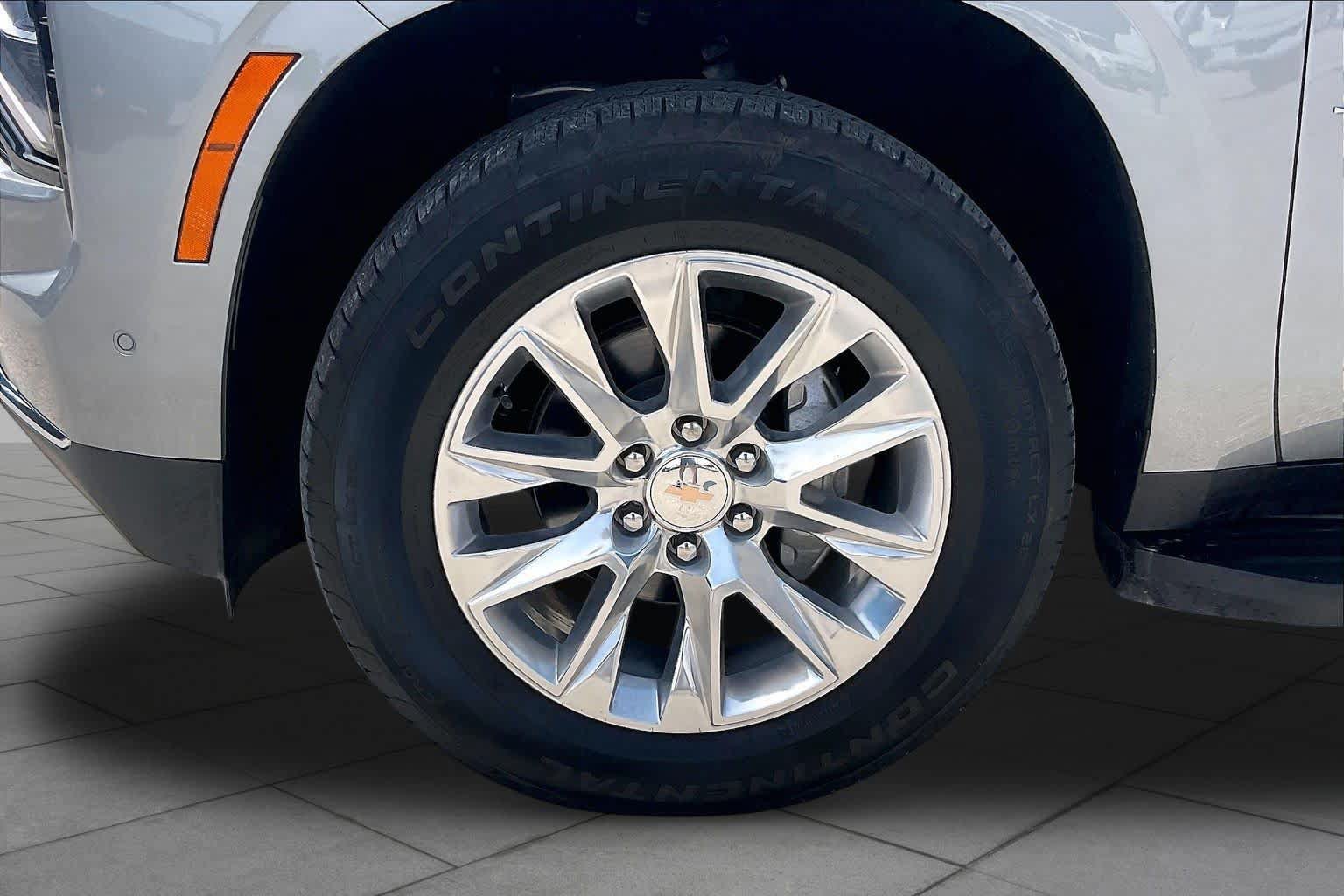 Used 2025 Chevrolet Tahoe Premier AWD/4WD image 11