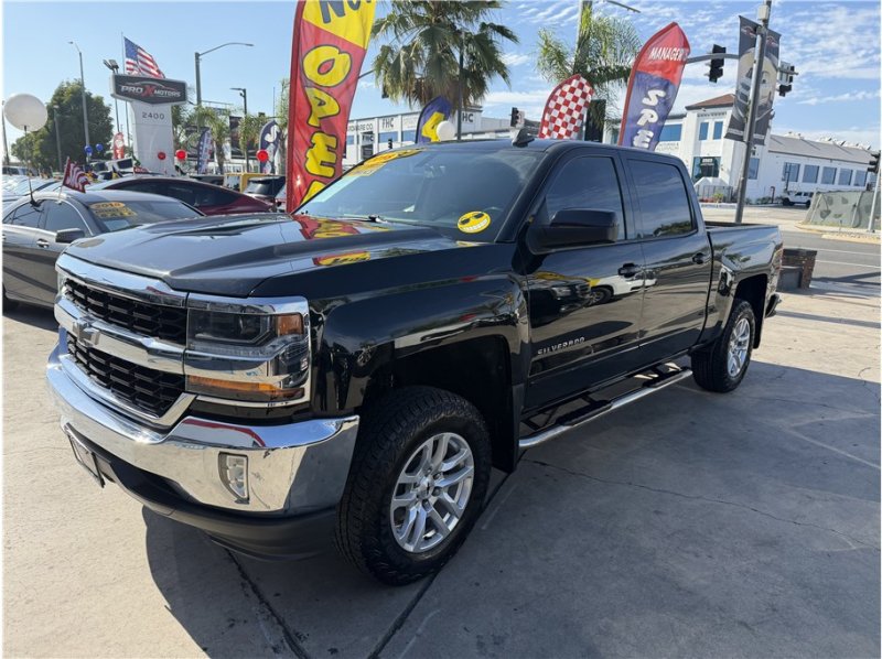 Used 2018 Chevrolet Silverado 1500 LT w/ All Star Edition RWD image 3