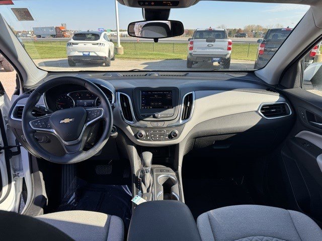 Used 2023 Chevrolet Equinox LT w/ Driver Convenience Package image 26