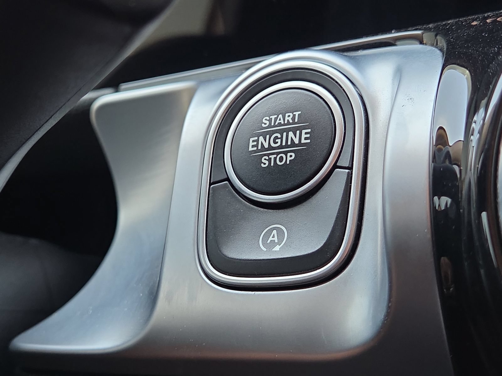 Used 2022 Mercedes-Benz GLB 250 4MATIC w/ Premium Package Lite image 28