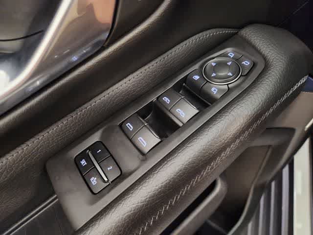 Used 2023 GMC Yukon Denali AWD/4WD image 24