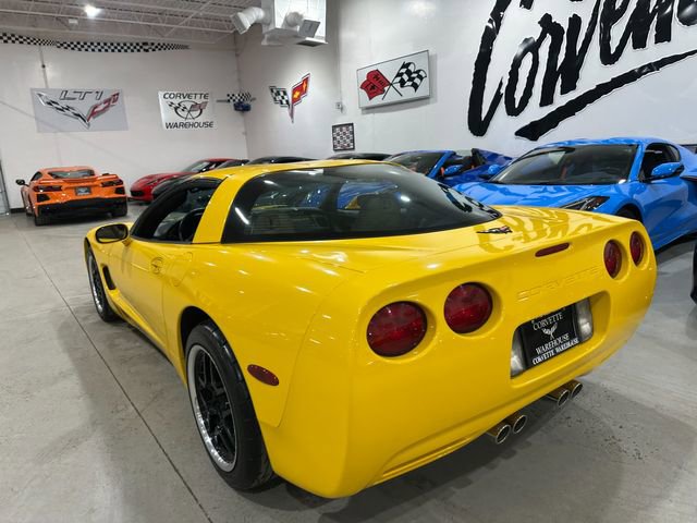 Used 2004 Chevrolet Corvette Coupe w/ Roof Package image 3