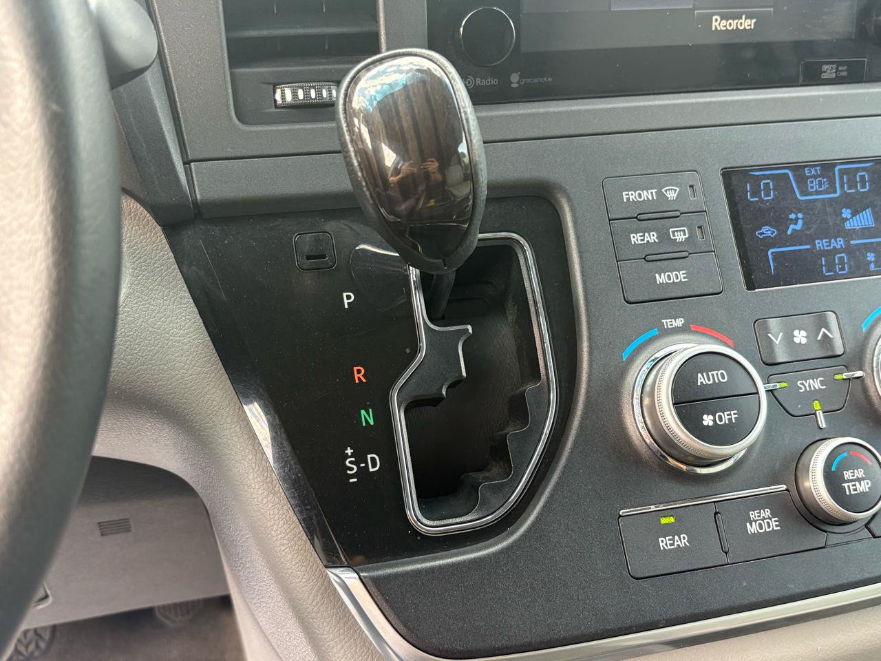 Used 2015 Toyota Sienna XLE w/ XLE Navigation Package FWD image 26