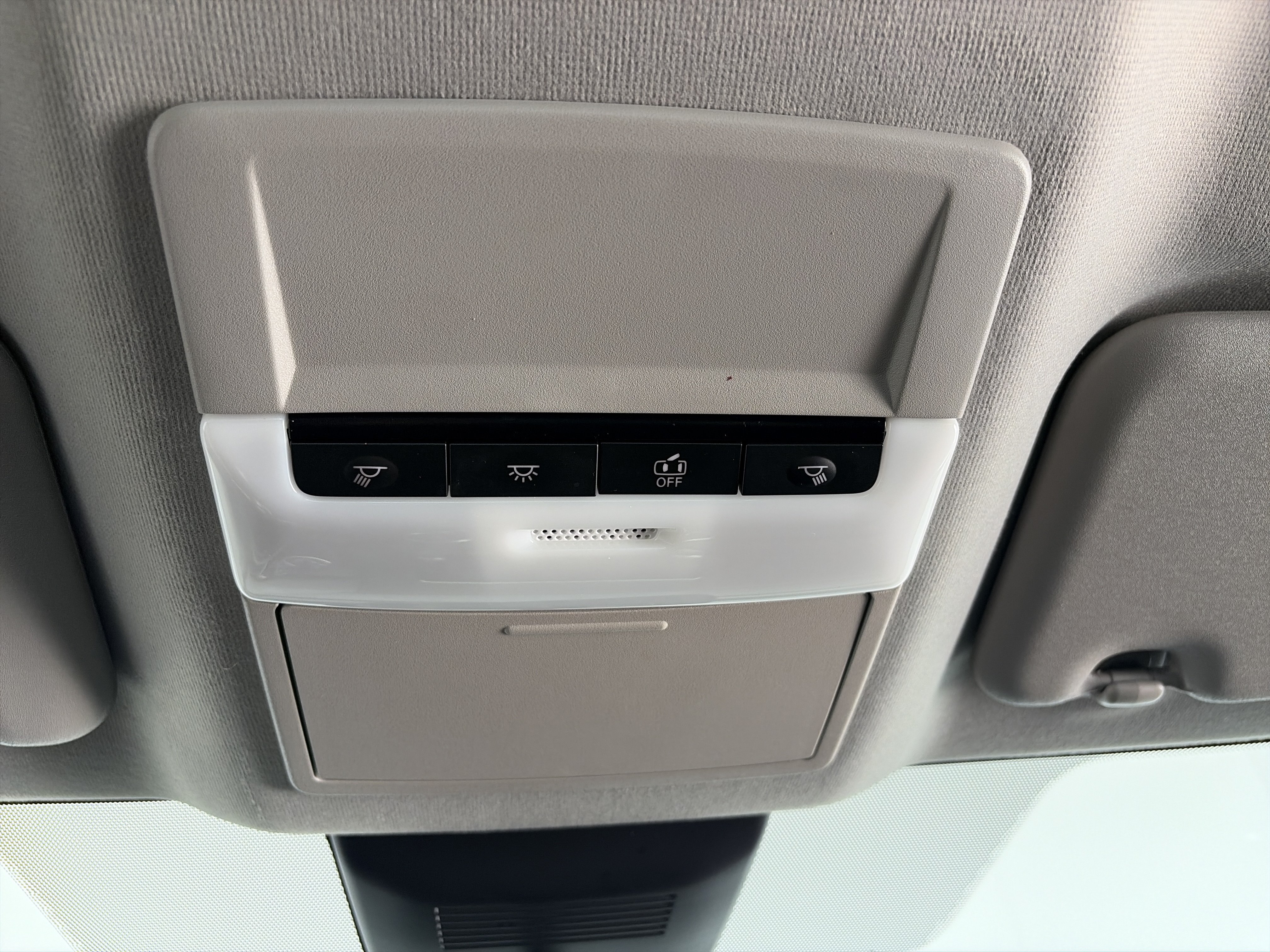 Used 2025 Nissan Sentra SR FWD image 29