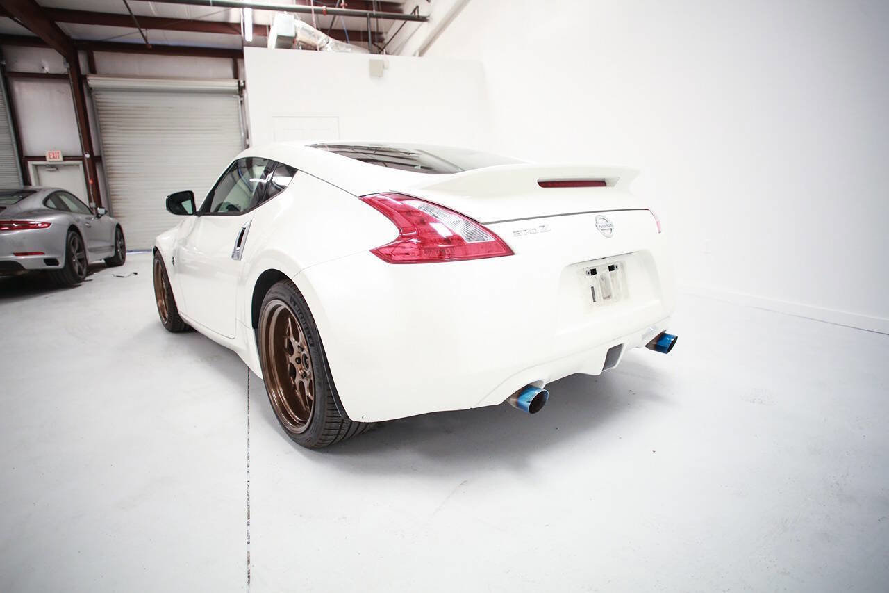 Used 2011 Nissan 370Z Coupe image 6