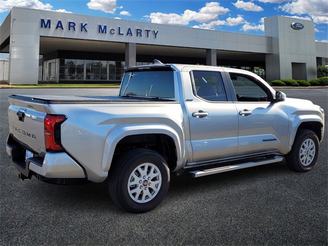 Used 2025 Toyota Tacoma SR5 image 3