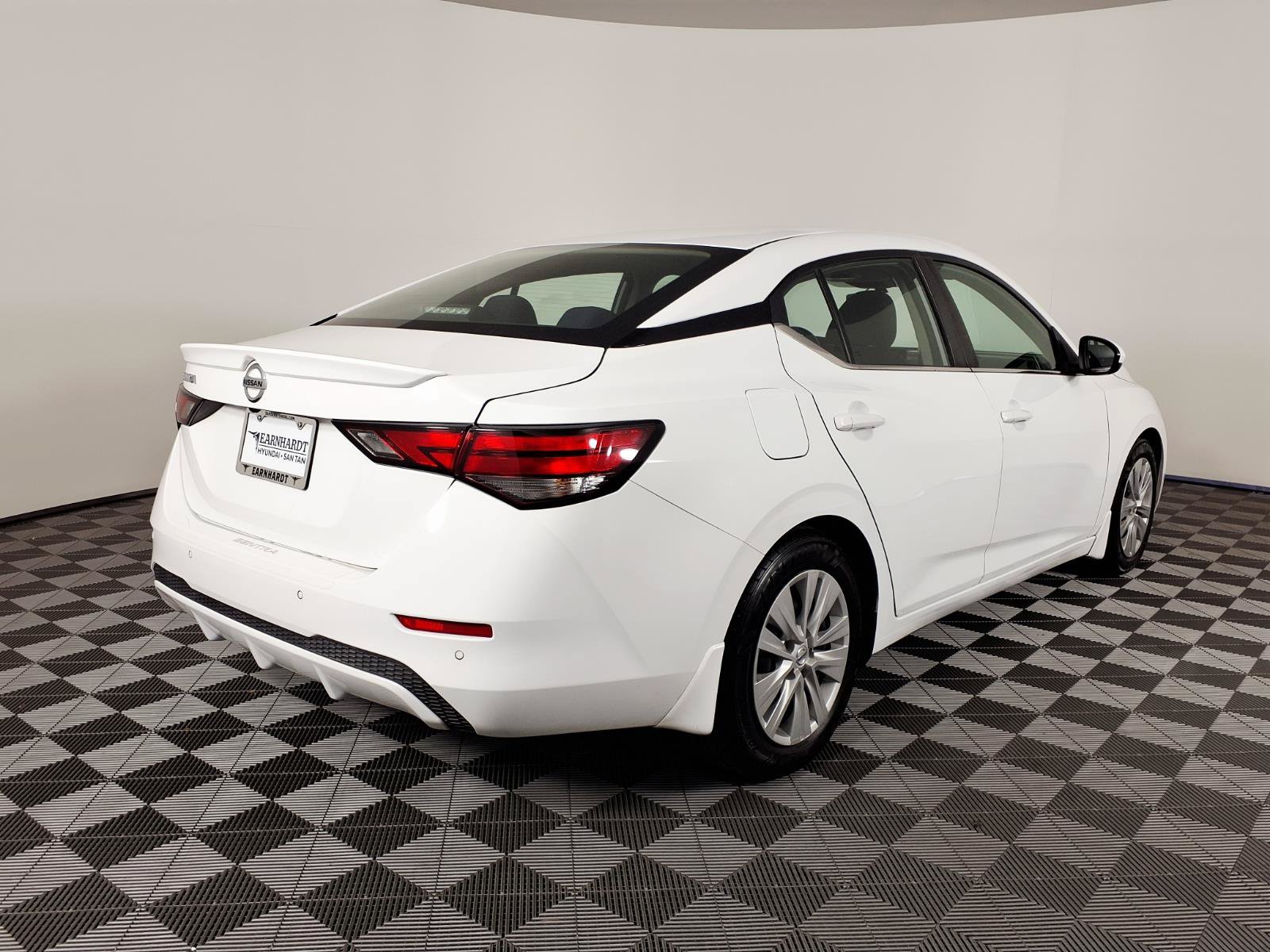Used 2022 Nissan Sentra S w/ Electronics Package FWD image 4