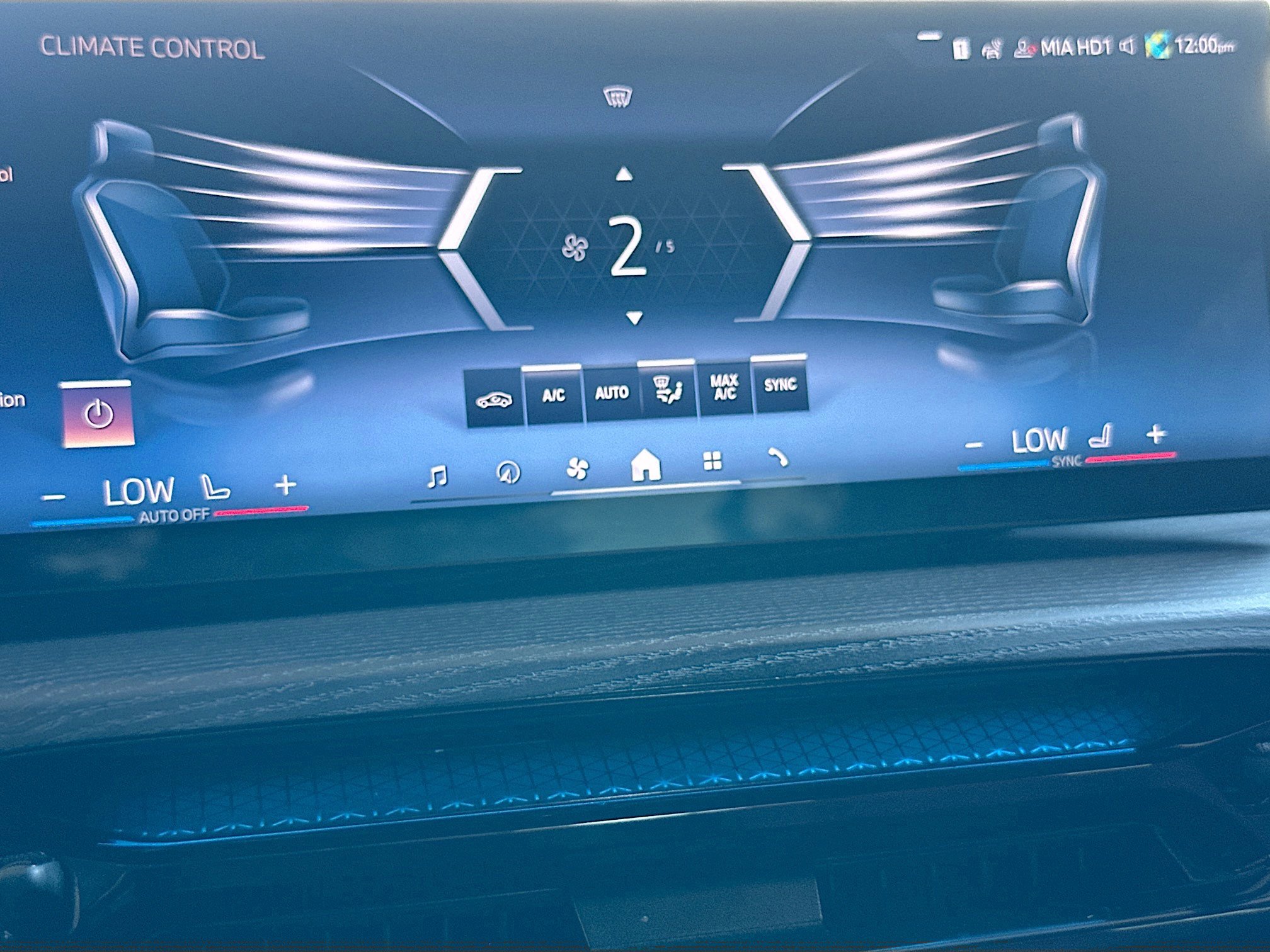 Used 2025 BMW 330i Sedan w/ M Sport Package image 16