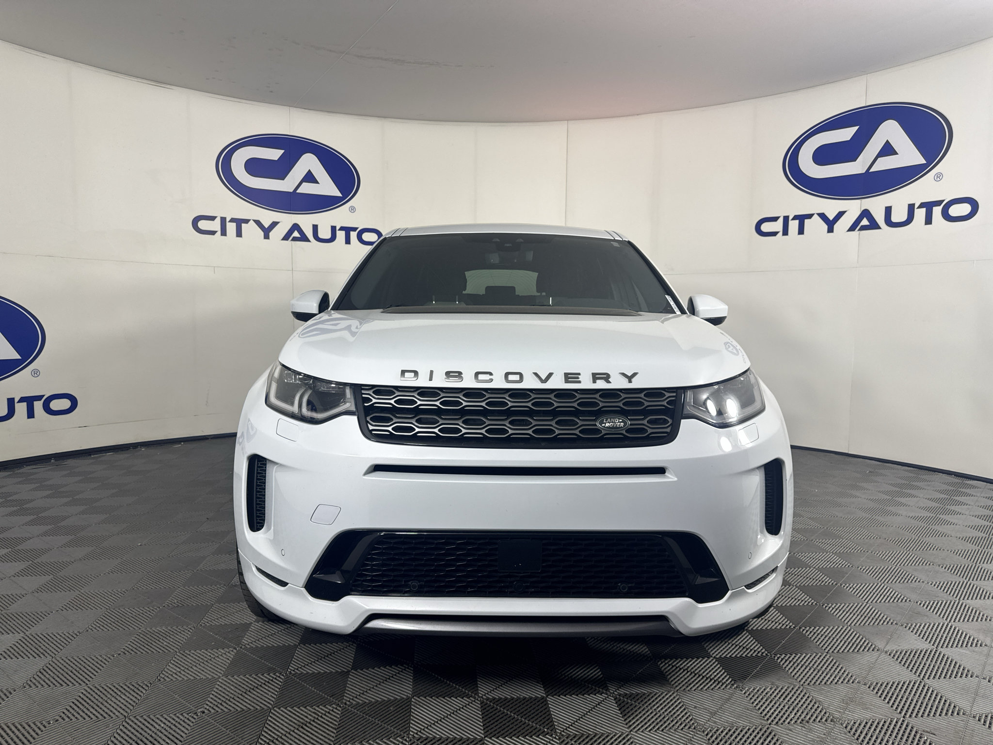 Used 2020 Land Rover Discovery Sport HSE R-Dynamic AWD/4WD image 9