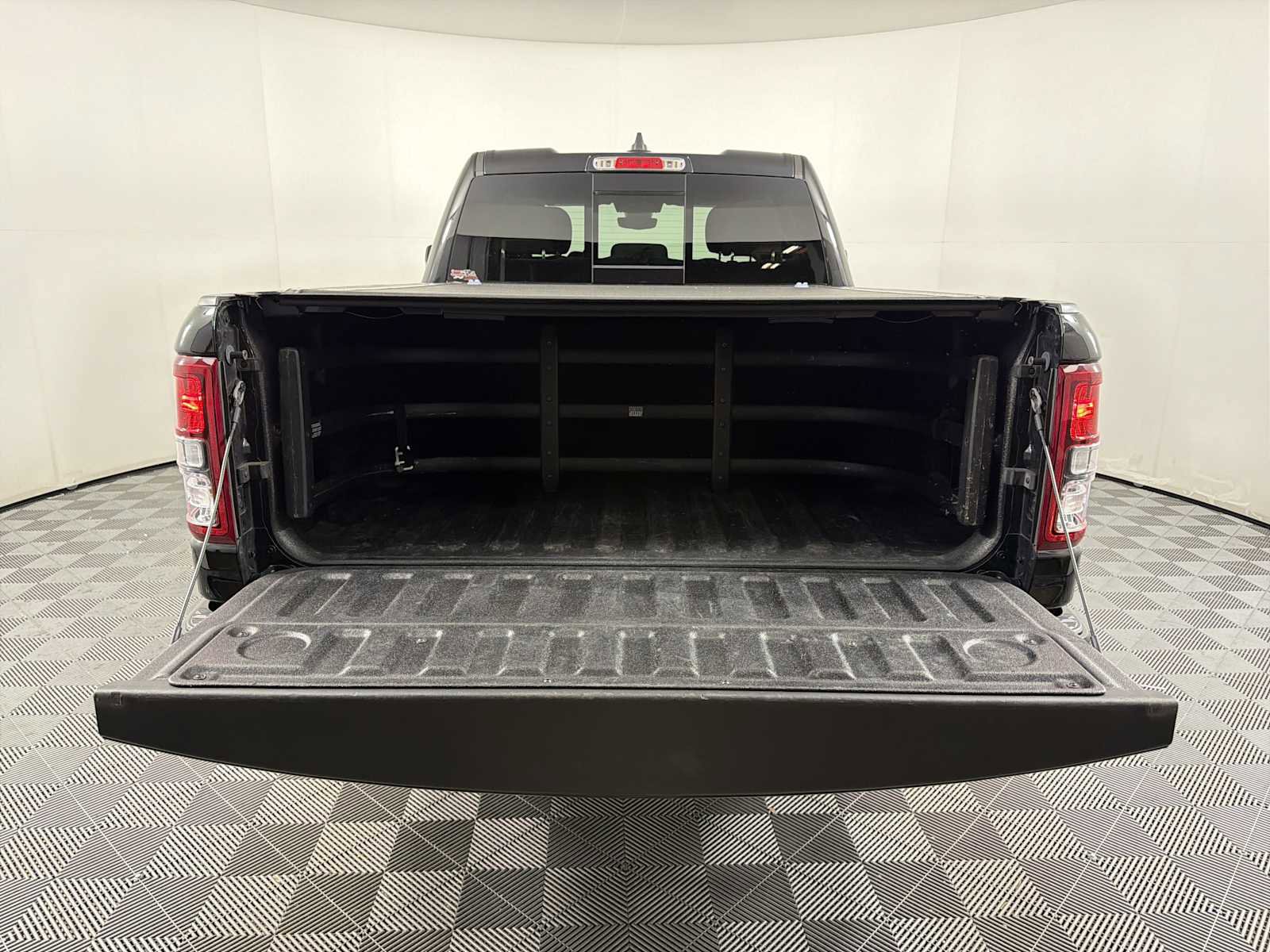 Used 2021 RAM 1500 Big Horn RWD image 16