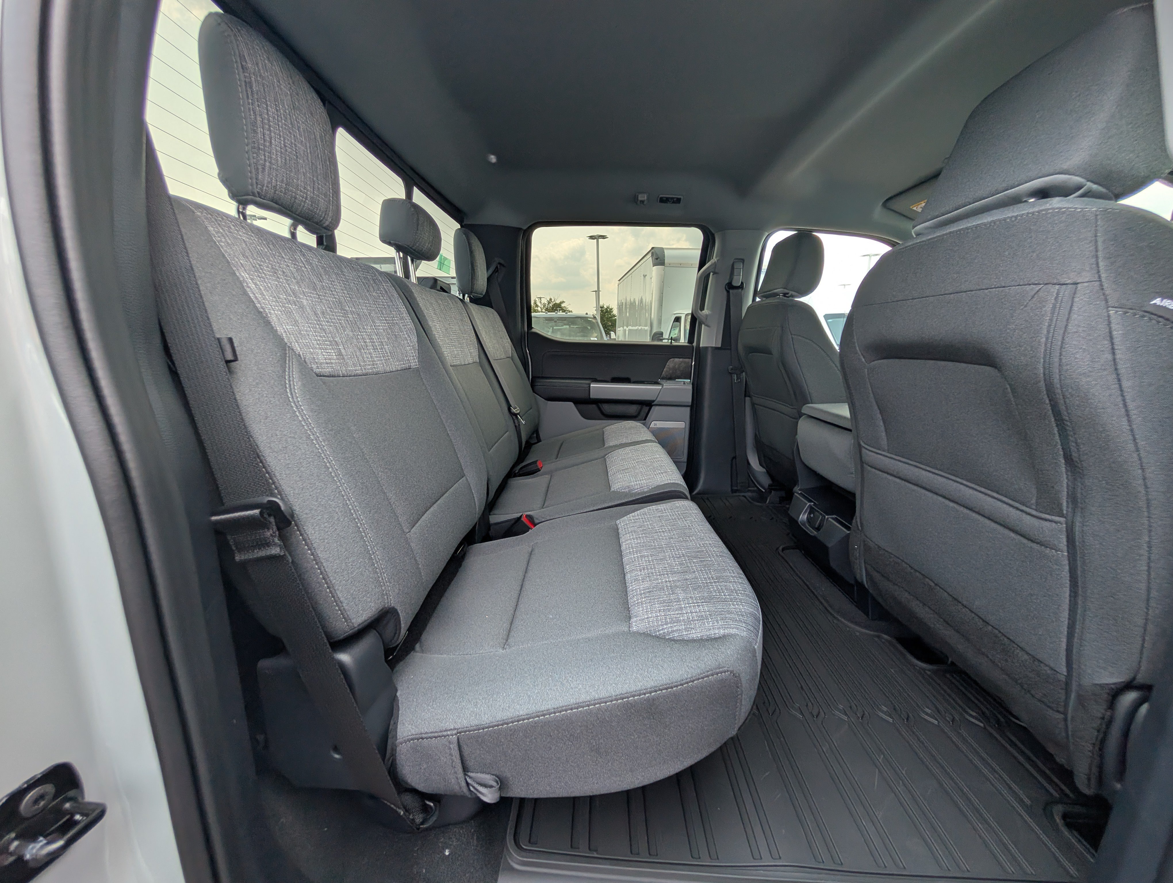 New 2026 Ford F250 XLT w/ XLT Premium Package AWD/4WD image 7