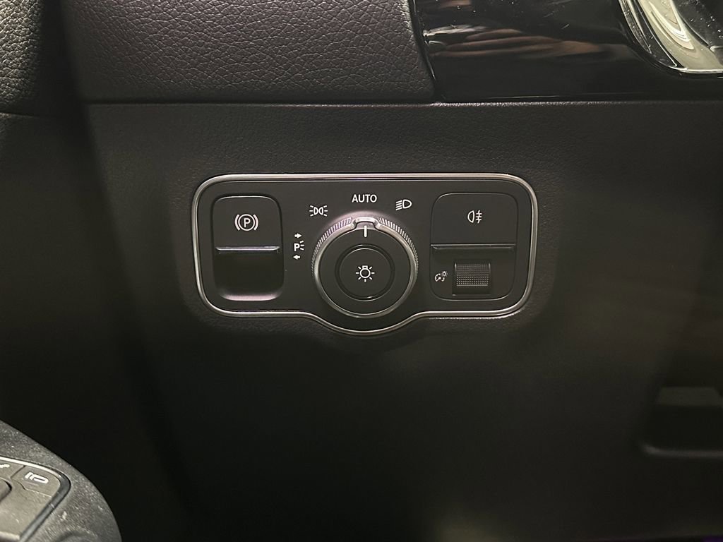 Certified 2022 Mercedes-Benz GLA 35 AMG 4MATIC image 36