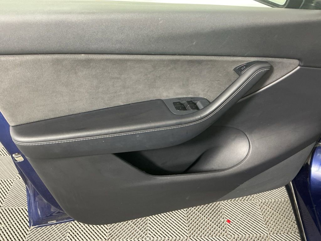 Used 2021 Tesla Model Y Long Range image 22