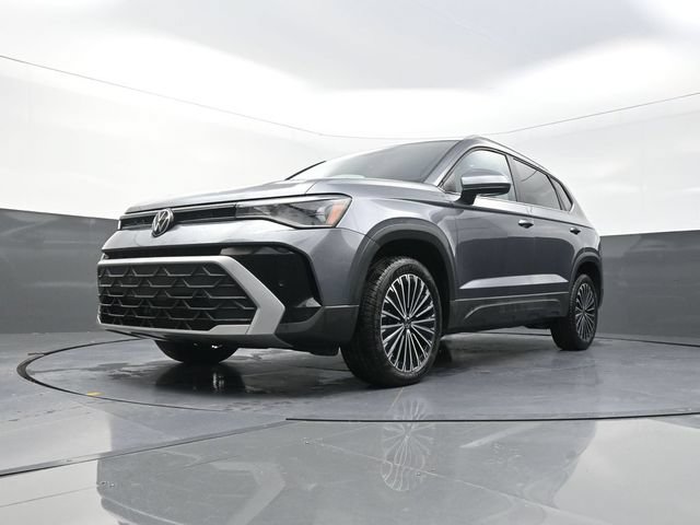 Used 2026 Volkswagen Taos SE FWD image 32