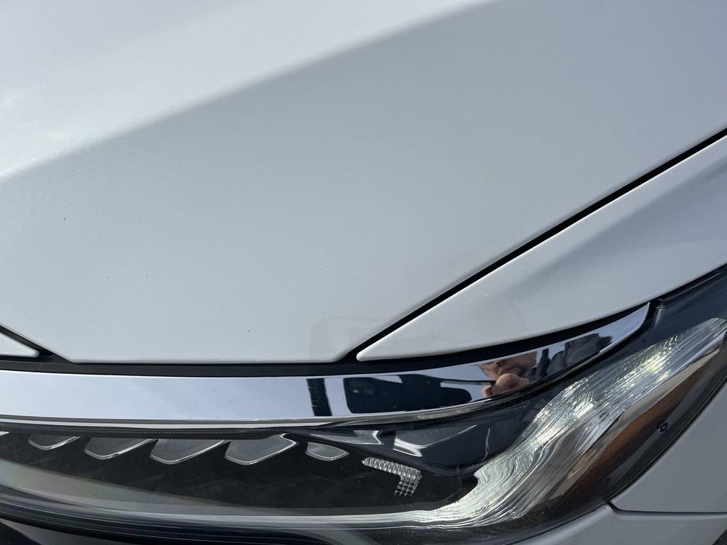 Used 2021 Honda Accord Touring image 9