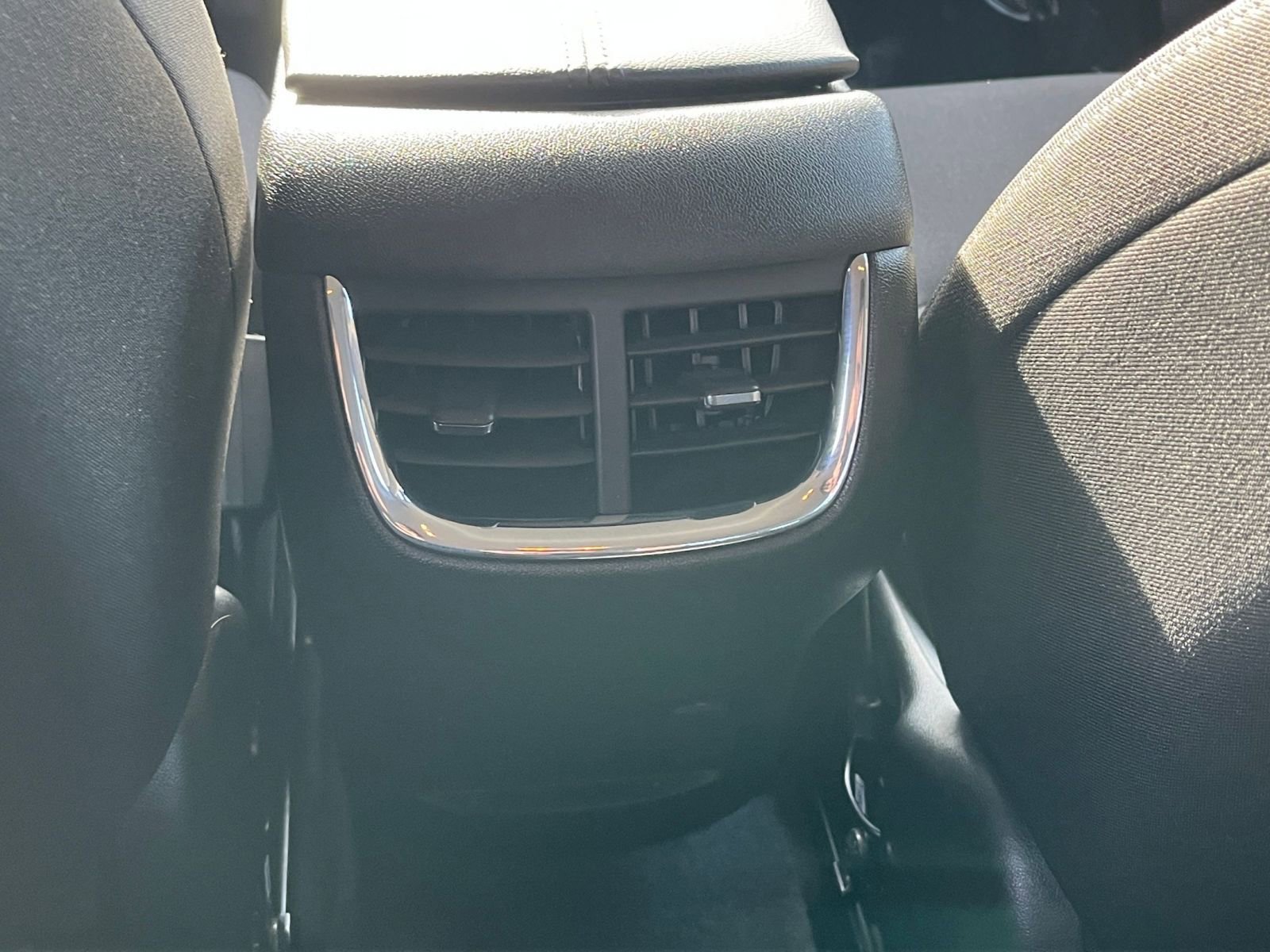 Used 2024 Chevrolet Malibu LT image 25